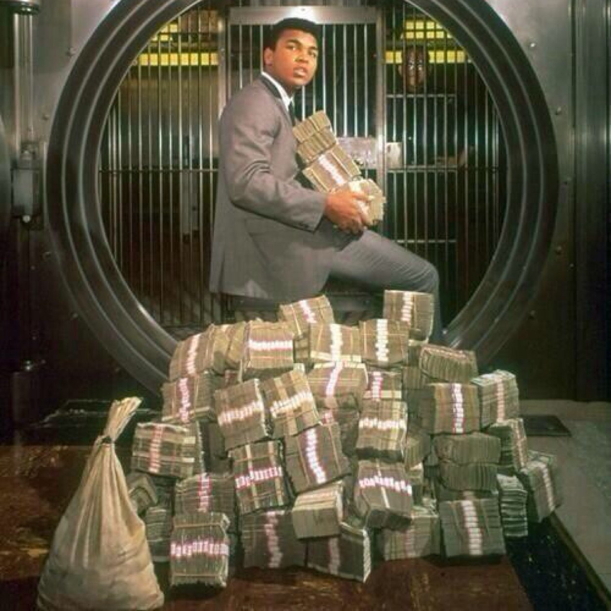 busacc's profile picture. 