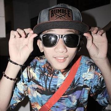 | Guitarist | Drumer |
