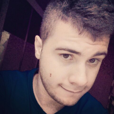 Quem se descreve se limita! Quer saber quem sou eu? Simples,pergunte para meus escravos:
Aqueles que vivem cuidando da minha vida!