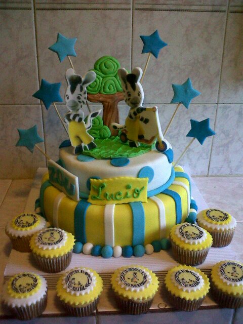Empresa dedicada a la elaboración de tortas, gelatinas, cupcakes y todo para tus fiestas infantiles, 15 años, matrimonio etc 04160433670 y 04162370732