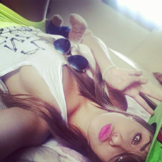 •con mas ovarios que sentimientos •      instagram oficial: Meberlygonzalez