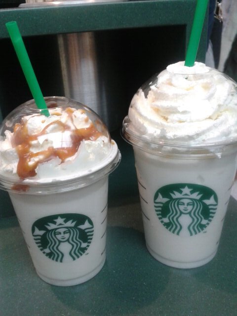 EllieHarvey12's profile picture. 