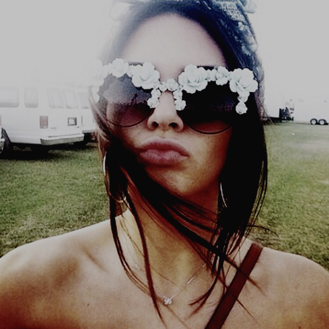 blogvibes's profile picture. † pretty hurts †