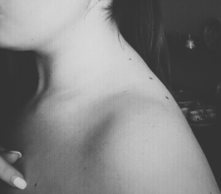amo tutto cio' che sa di vissuto... amo la musica rock... quella che sa solo di chitarra elettrica e voci, senza computer o altro... amo tumblr.