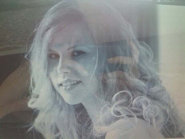 ~16 jaar~hou veel van mijn beste vriendinnen iris ,eva en ~love music~Havo 4~ Domi is een schatjee! x