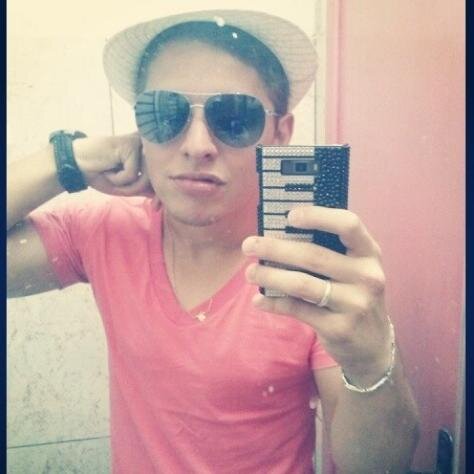 Aquele que te fara rir todos os dias ;D 
http://t.co/pyncXiCKFE