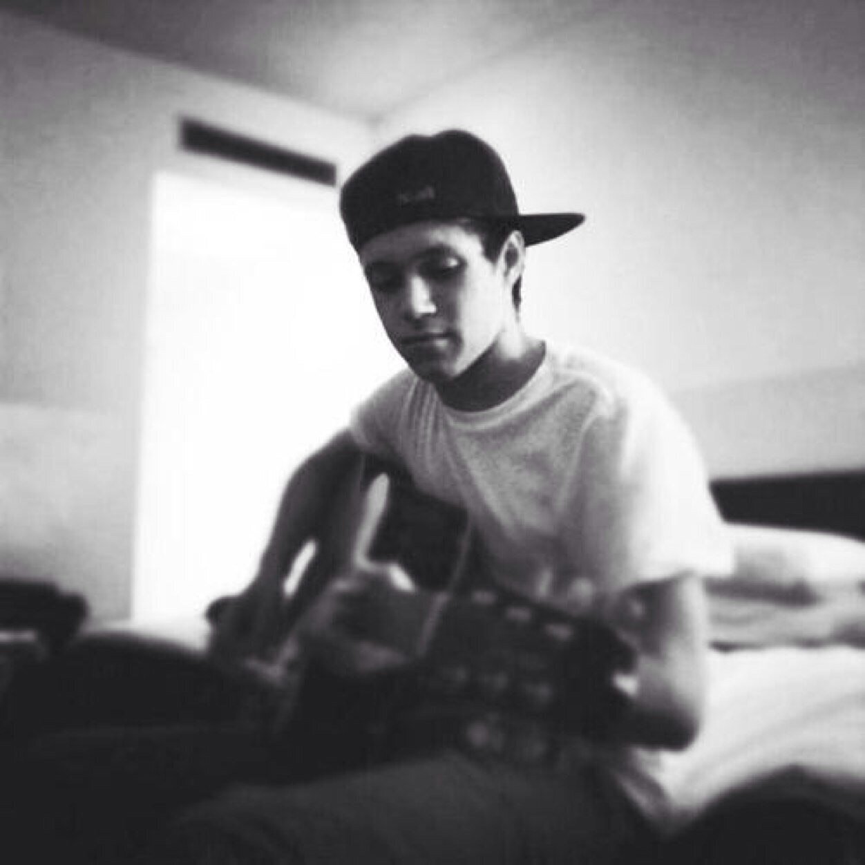 THIS IS A FREE FOLLOW IN RETURN PLEASE FOLLOW @narrypsychos THANKS ILY