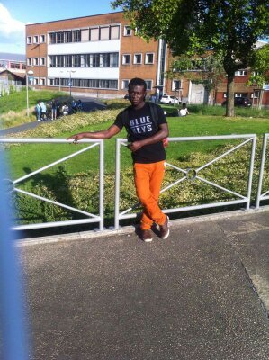 Zhuu_84912's profile picture. 彼氏がいないセクシーな女性で、あなただけを探している フォーしたら、写真を送ってあげる～ まってるよ！
 👗💘😊