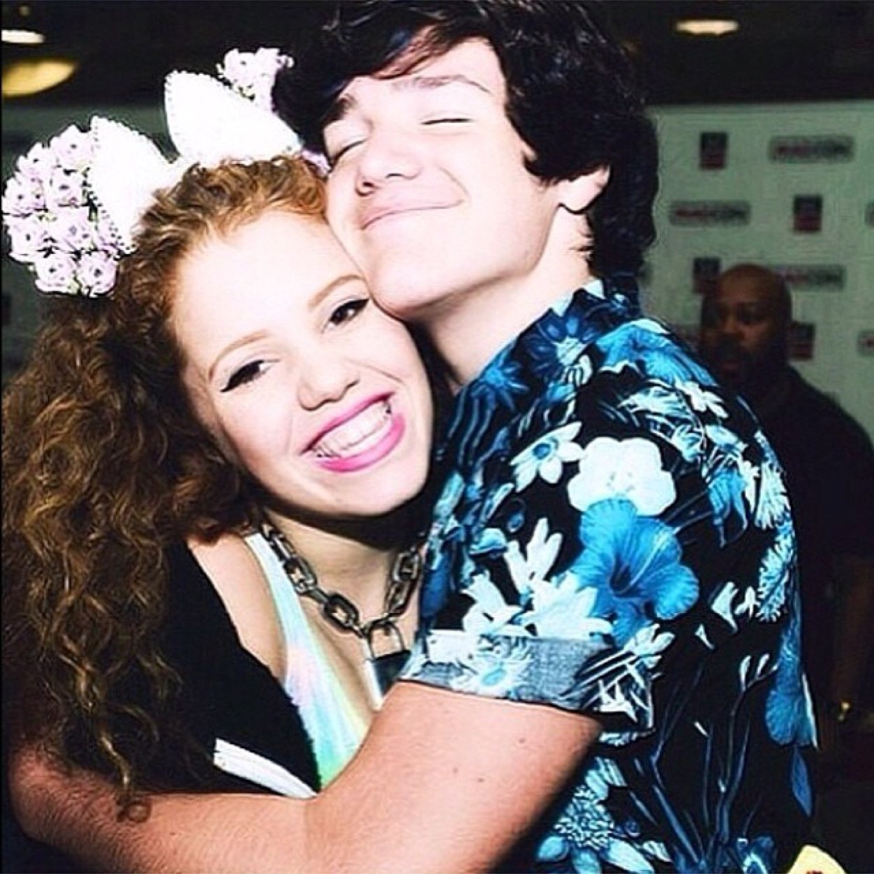 magconfamily044's profile picture. Free follow so..... @tropicalgilinsk