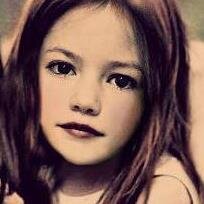 Hey Im Renesmee Cullen My Parents #BellaCullen & #EdwardCullen My Back Up @Renesmee_C1