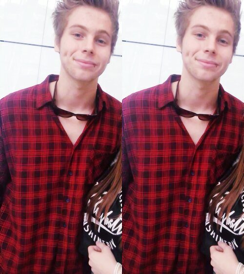 free follow from @drasticirwin because i love you a lot♡