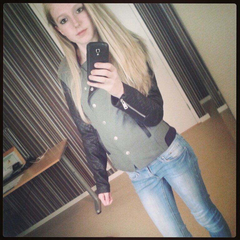 AMS - Arum - IG; xxfrederikee - JEBROER