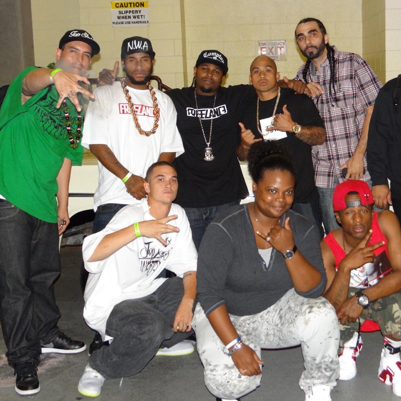 #ATeam!! be sure to check out Facebxxk Famous with #AlliCat feat. @iAmShawtyBoy today!! http://t.co/ru1owLWjSZ