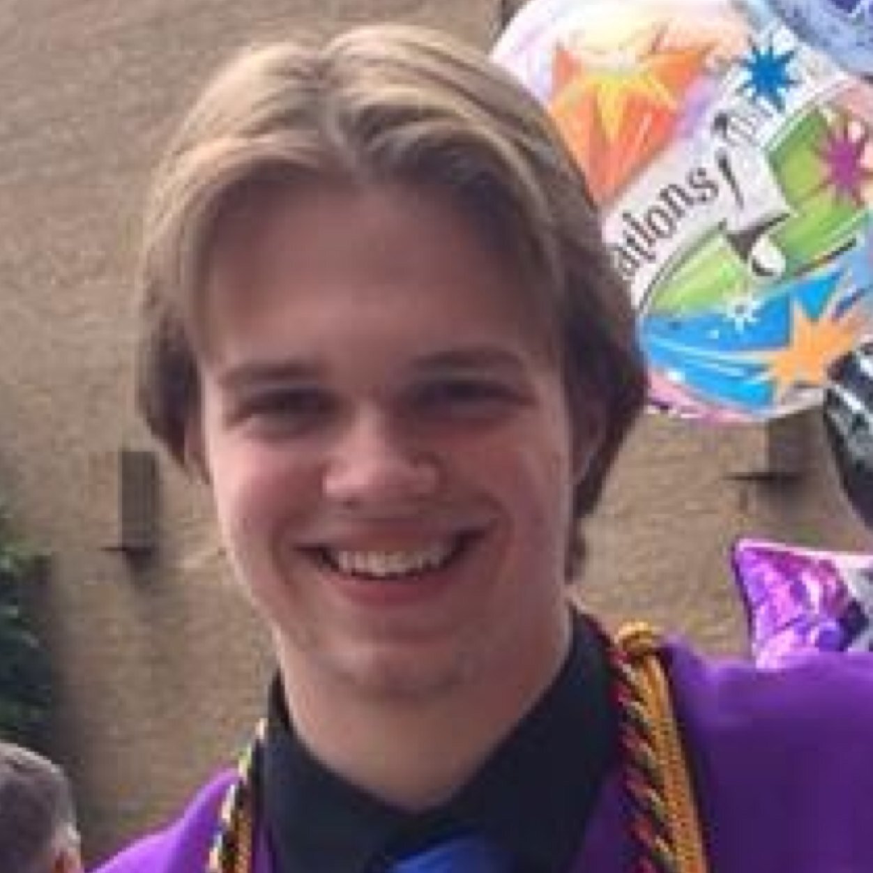 Austin_Dell1996's profile picture. I play basketball, am in a band, play as many instruments as I can and hope to be a vet