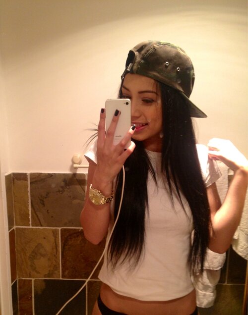 DamitaOlliffe's profile picture. I'm never good enough.