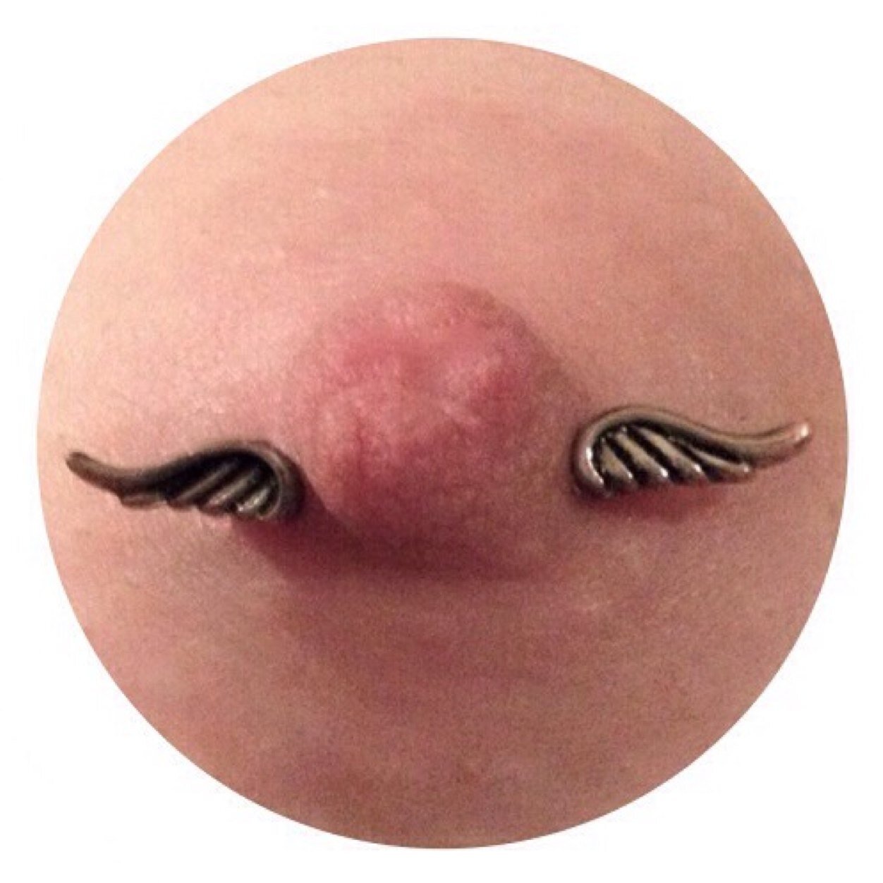 Follow @VNS_fr for more boobies ! #FreeTheNipple