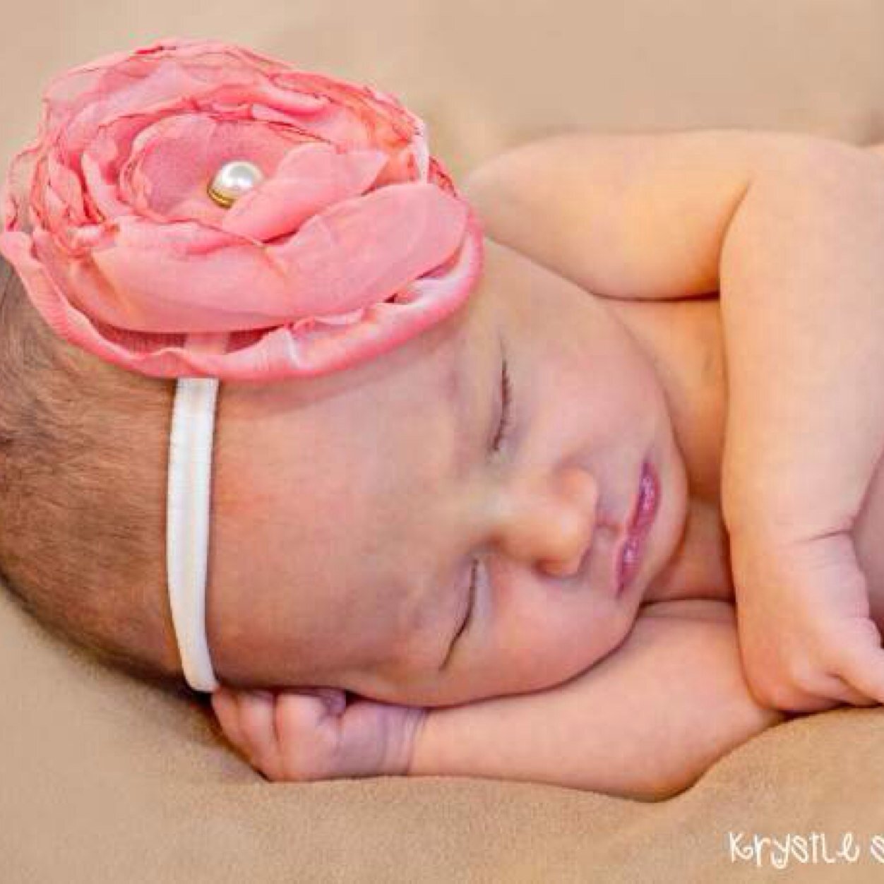 I'm 1 month old. My mommy is @cupcakegirl__