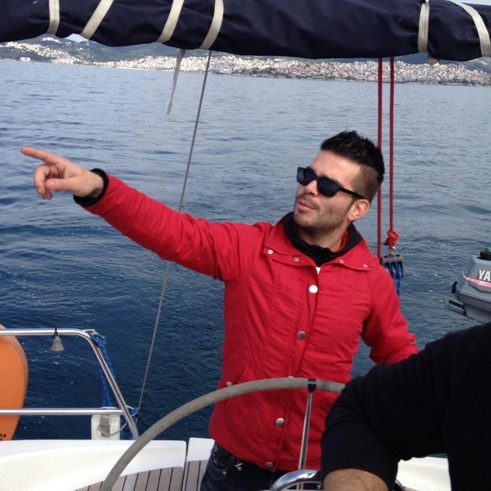 Χαμογέλα η ζωή θέλει τρέλα,εξάλλου ότι δίνεις πέρνεις! http://t.co/wvOKitGlJR