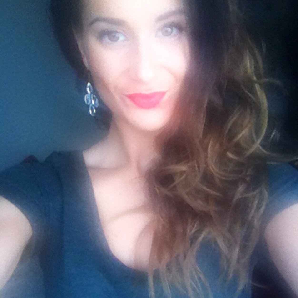 toupou_maaryne's profile picture. .. Ciiiiao Byyye .. Chaques jours des changements pas de regrets mais des lecons. Merci a ceux qui me decoivent de me faire avancer sans eux !