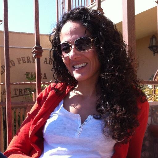 Soñadora incansable. Educadora Social. Apasionada de las vespa: Vespinguera