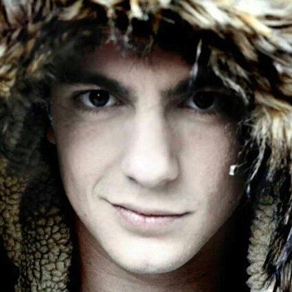 TT dedicado ao @facugambande Argentino,Ator e Bailarino,Atualmente atuando em #Violleta como Maxi.@Facugambande me resp dia O2/11/12 e me Seguiu 05/12/12