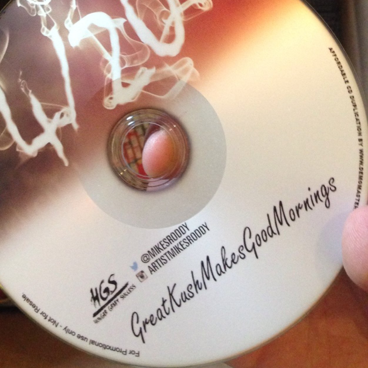 MikesRoddyTeam's profile picture. Follow the ARTIST - @mikesroddy ! GreatKushMakesGoodMornings http://t.co/e20p03yeAe