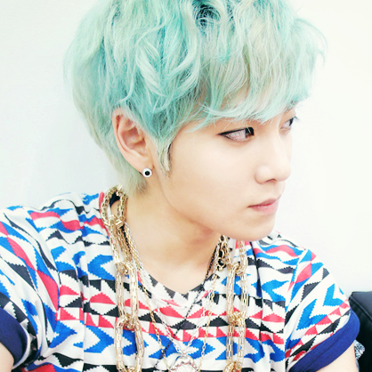 @fogus68 's 모조품. In charge of F.CUZ 's vocals ('n laundry).  화이트; 빨강; 치킨; 초밥; 훌륭한; 송아지. ✖ Belongs to Forever #1 F.ANTASIA&RUNWAY.