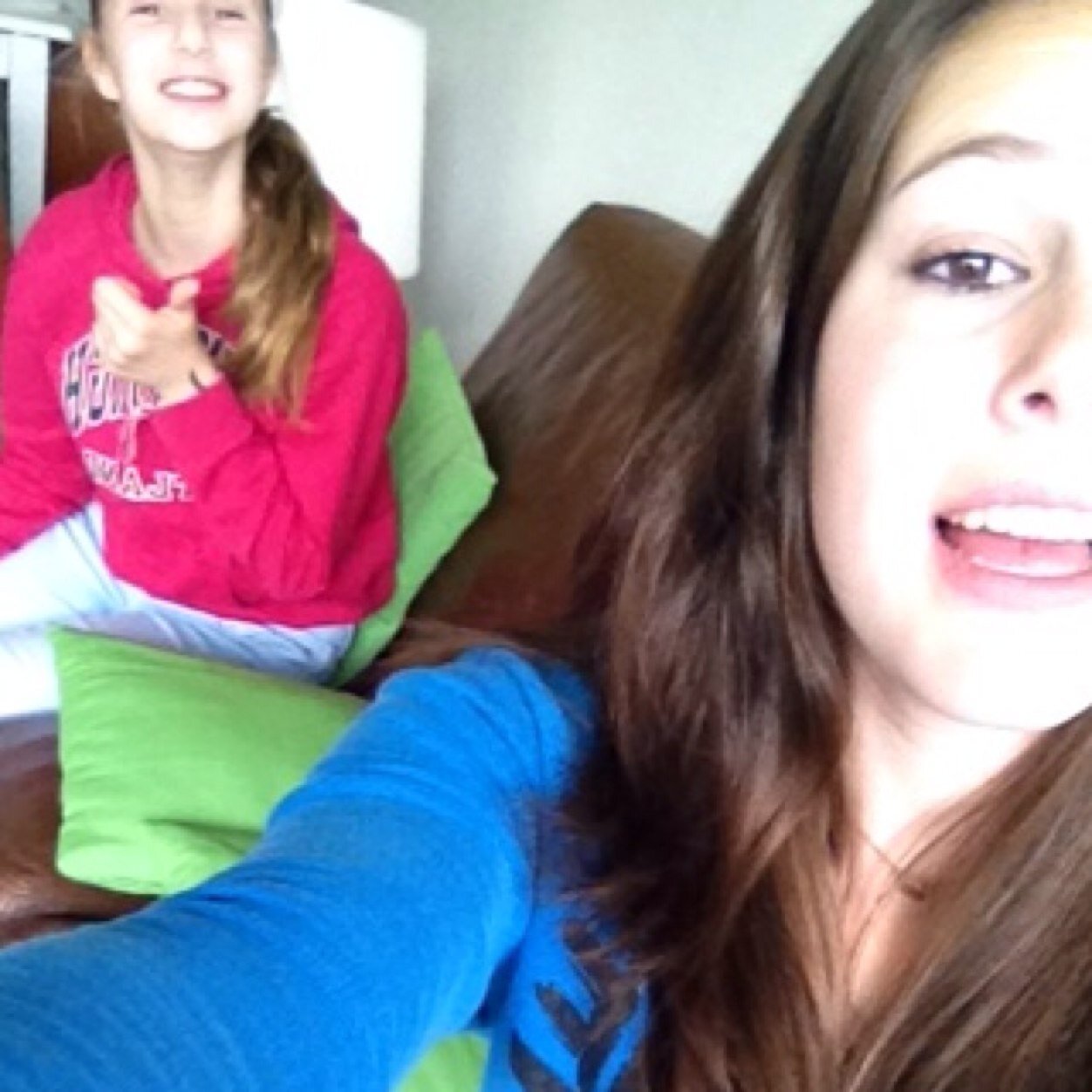 xsannehoi_'s profile picture. GG 4zbg // 16 y/o // insta: xsannehoi_ // snap: xcrazysanne // love the life you live, live the life you love // don't worry be happy