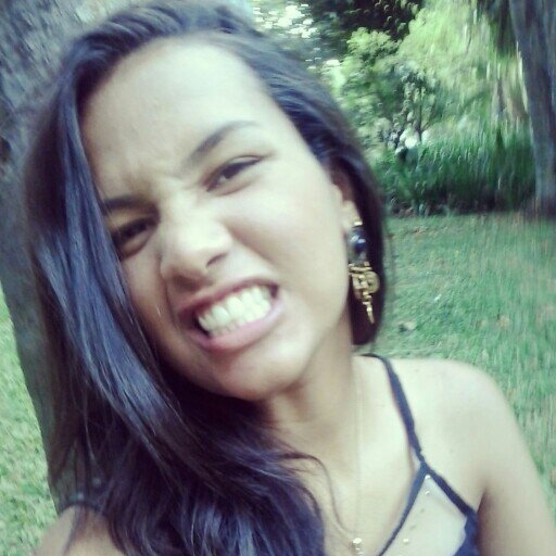 atriz  capoeira, leve e sem frescura como deve ser;)