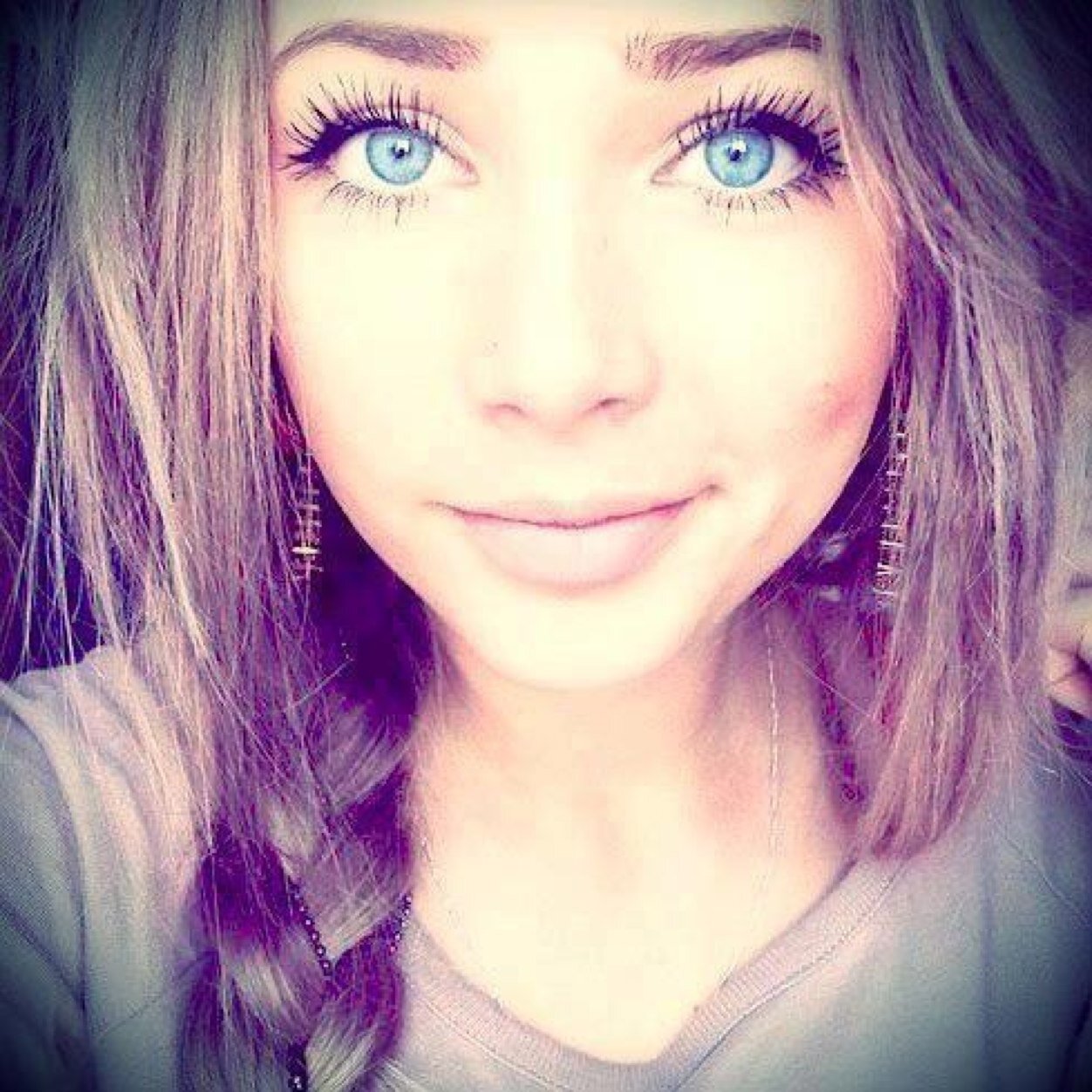 {RP} |Single| My dads are @IanHFake and @AnthonyPFaker. My jerk of a brother is @TeddyJamesRP and my mom is @RpMelanieMoat...