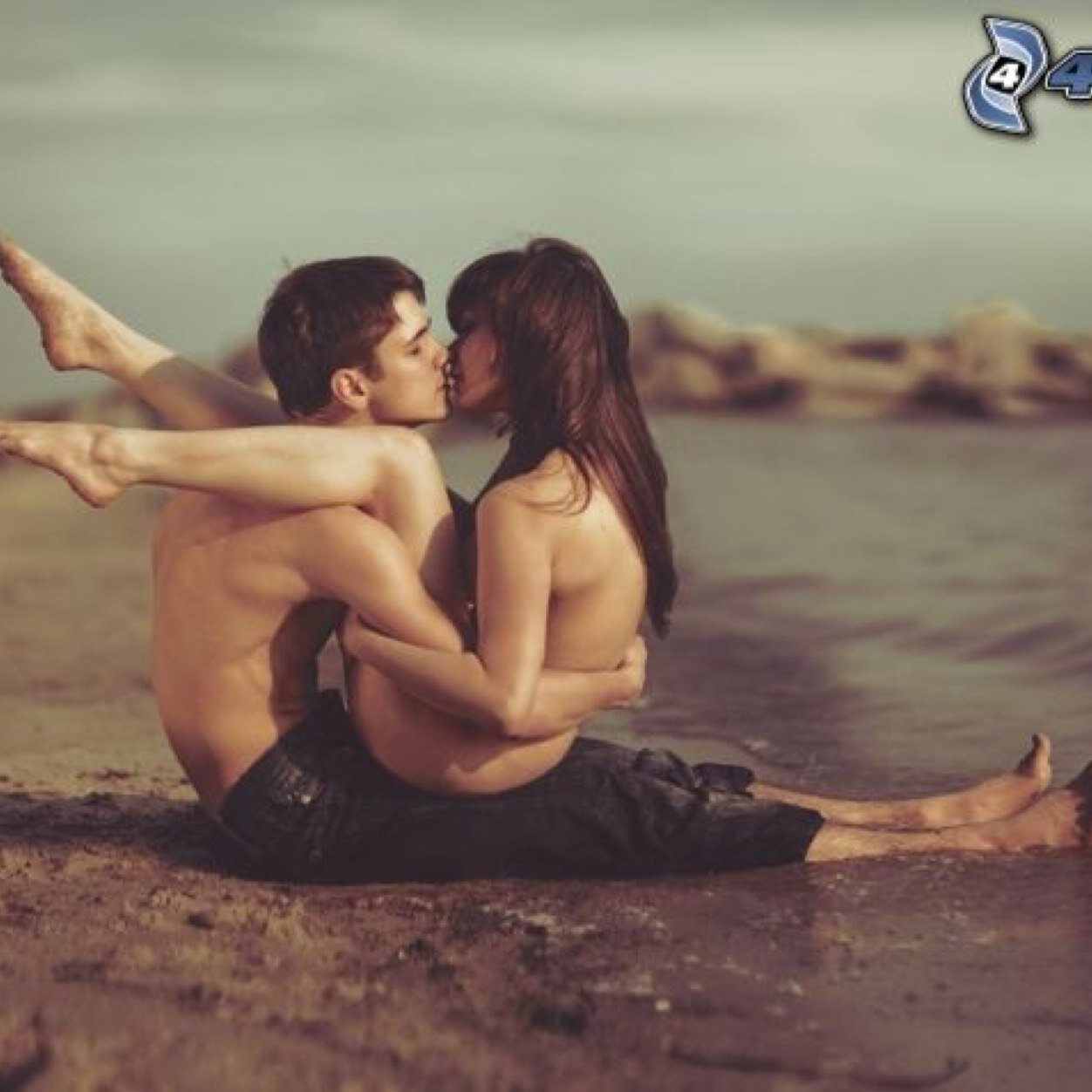 En amour, il est plus facil de renoncer à un sentiment que de perdre une habitude.