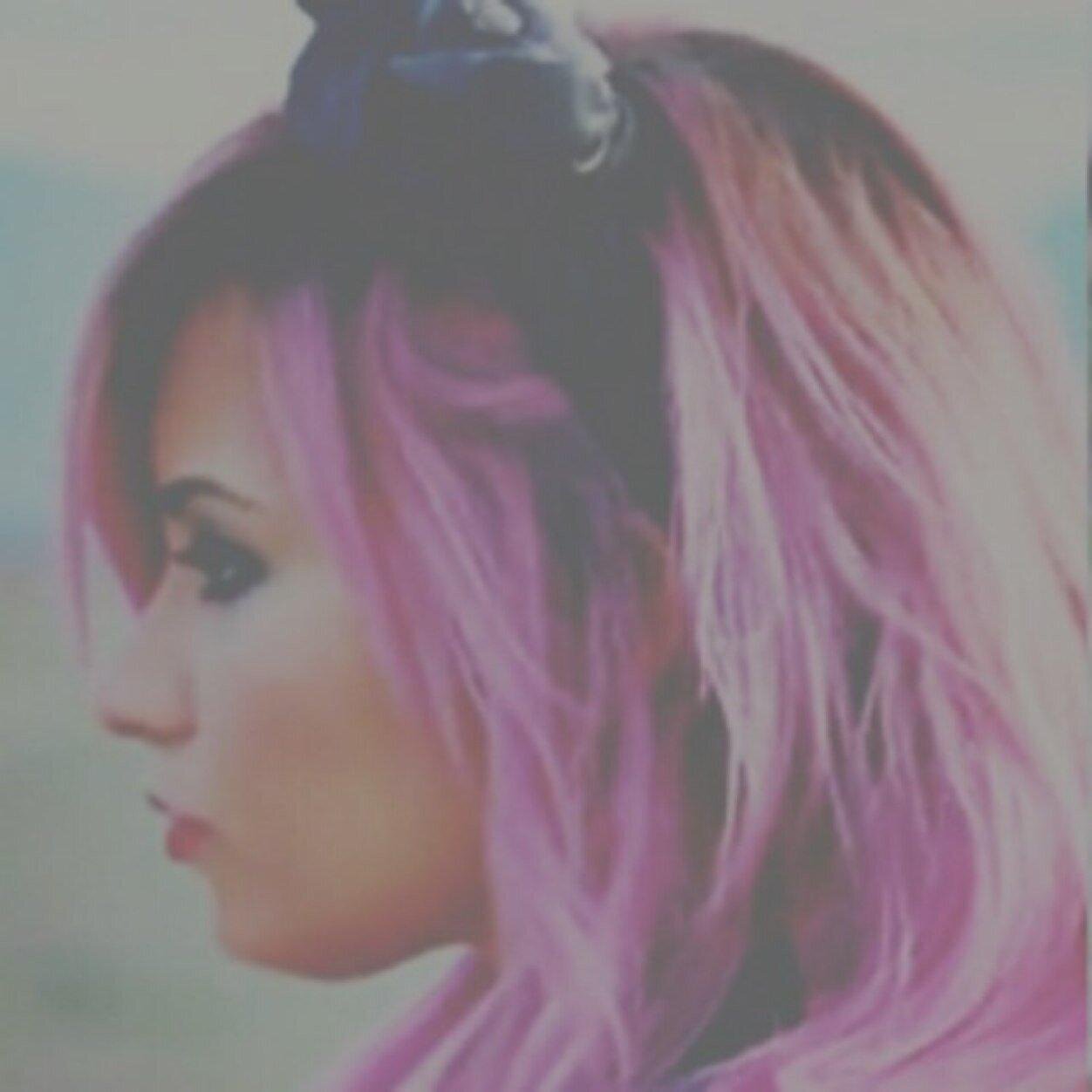 follow @geekydemetria please it'd mean a lot thank youu :) @geekydemetria @geekydemetria @geekydemetria