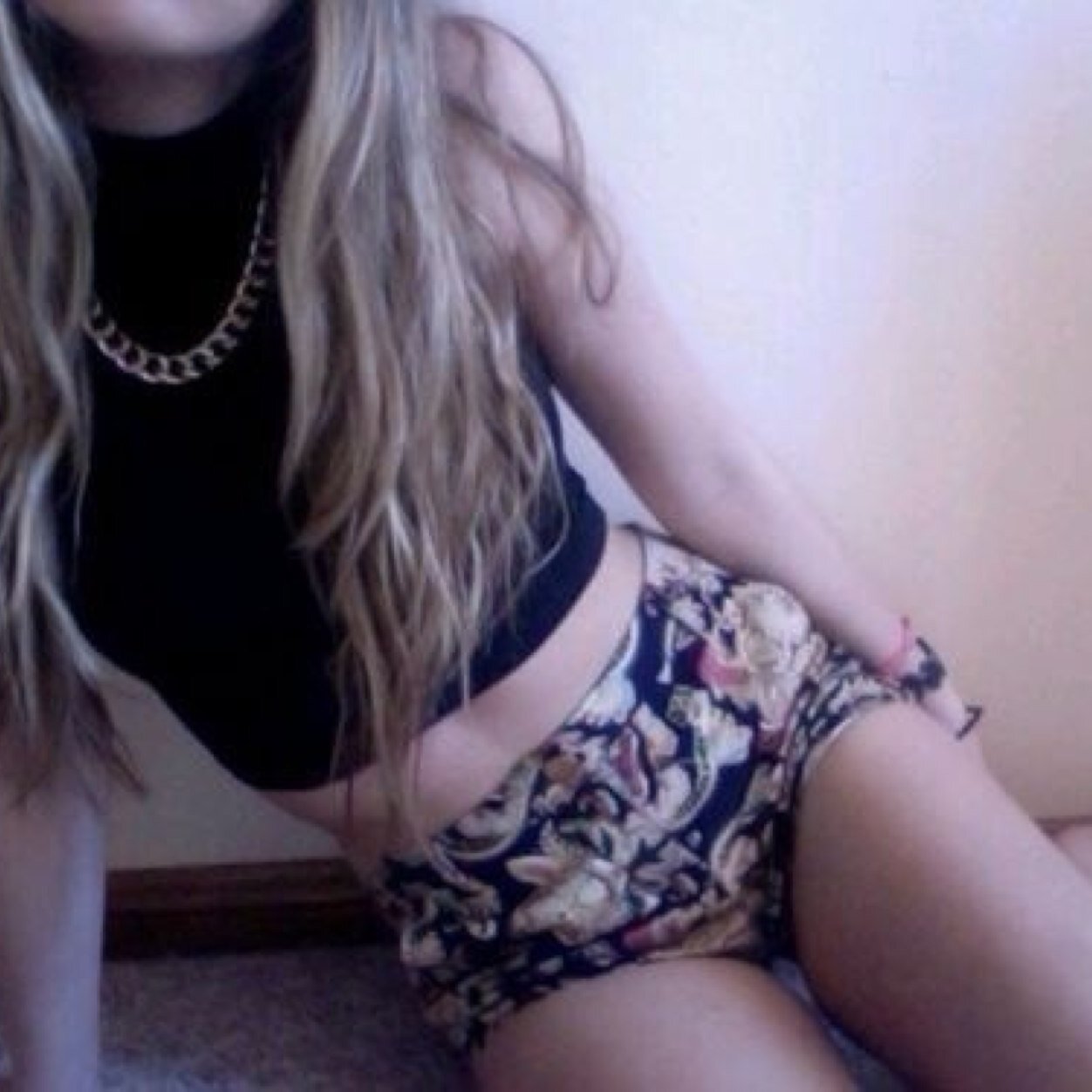 clothingstcre's profile picture. 