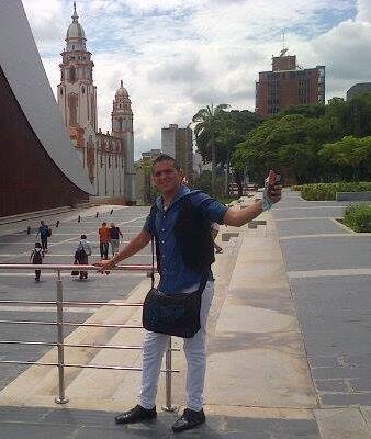 Soy una persona que me gusta salir y estar alegre en todo momento.....y todo gracias a DIOS que me fortalece