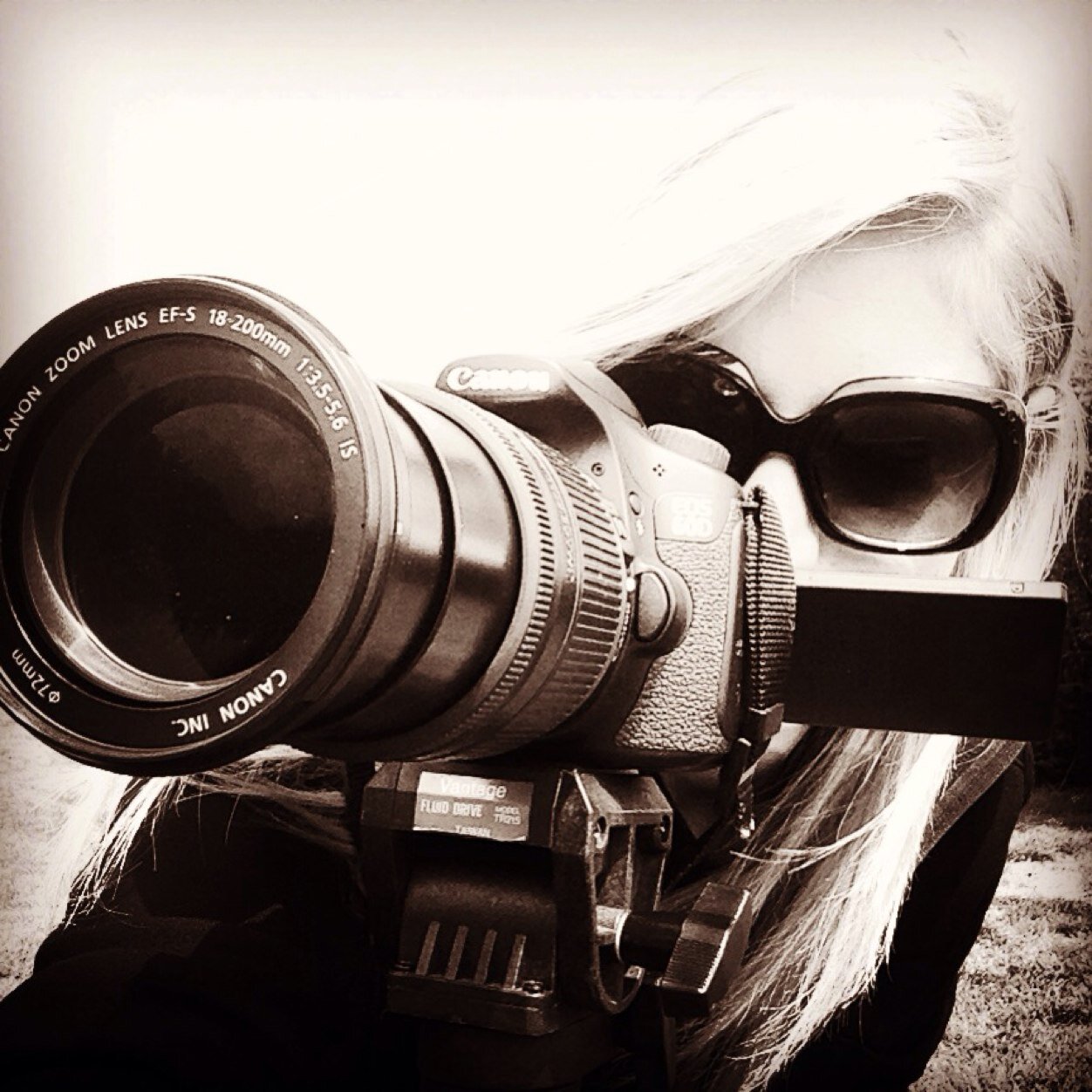 Photographer, Wife, Mother, Daughter, Sister. On a mission to find and capture the beauty in everyday life.