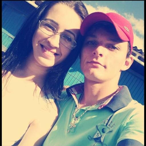 Não posso exigir o amor de ninguém...
Posso apenas dar boas razões para que gostem de mim...
E ter paciência para que a vida faça o resto...