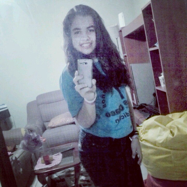 Aveces Somos Buenos Con Las Personas Equivocadas ^•^