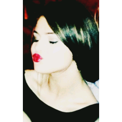 staywithlovatoo's profile picture. molly molly molly