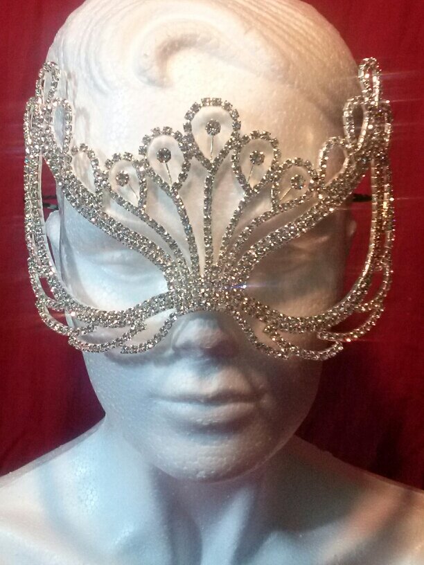 creaciontoledo's profile picture. Fabricación de accesorios como  mascaras, cascos, antifaces, guantes, muñequeras, pectorales, lazos, rosarios, ramos, peinetas, coronas y tiaras, etc.