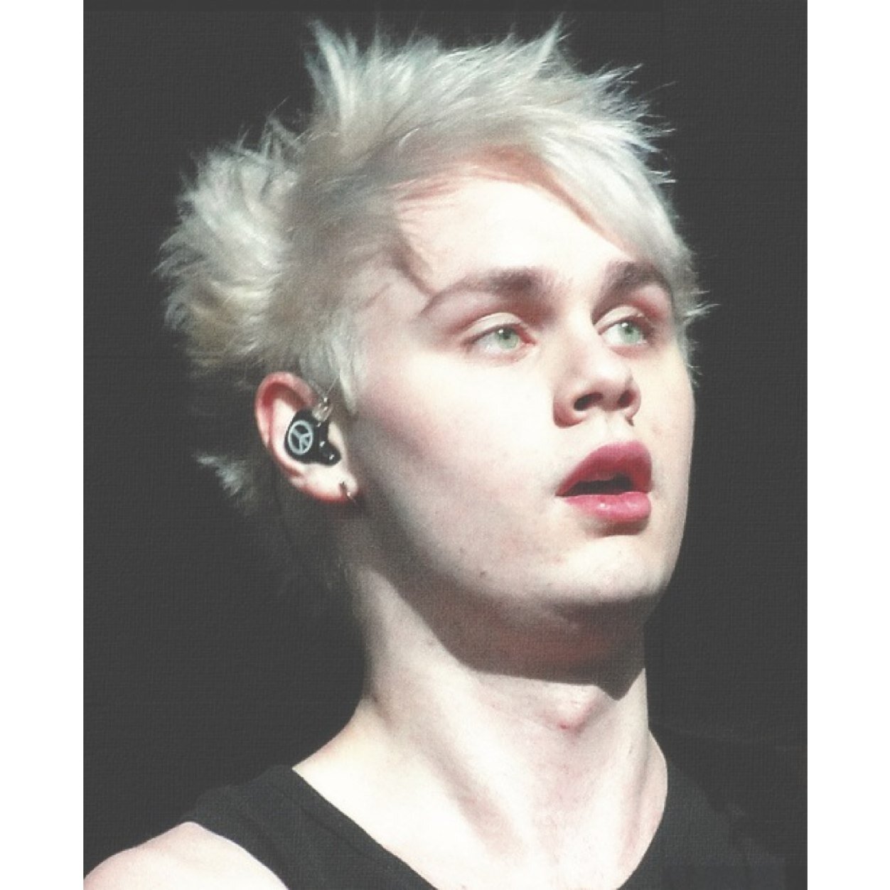 this is a free follow bc ily a lot :-) love, @ofmgc