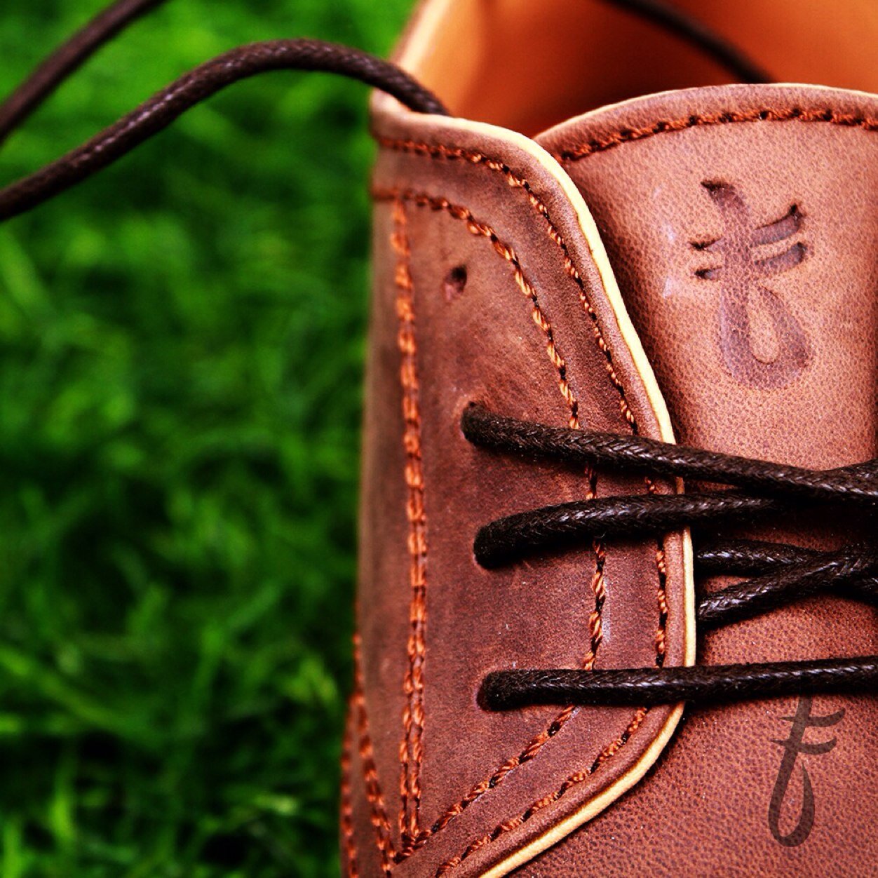 Quality handmade and innovation of shoes. PIN : 7DD7097F