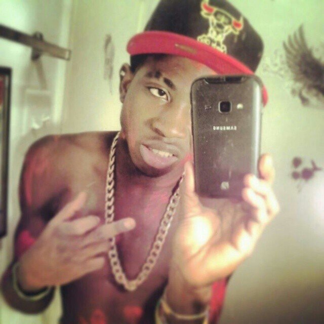 I love to sing
& dance &play plano in draw 

follow me on ig @obyemyswag17
my kik in oovoo ask 
love mom & god 
$wag 4 days
music is 
life