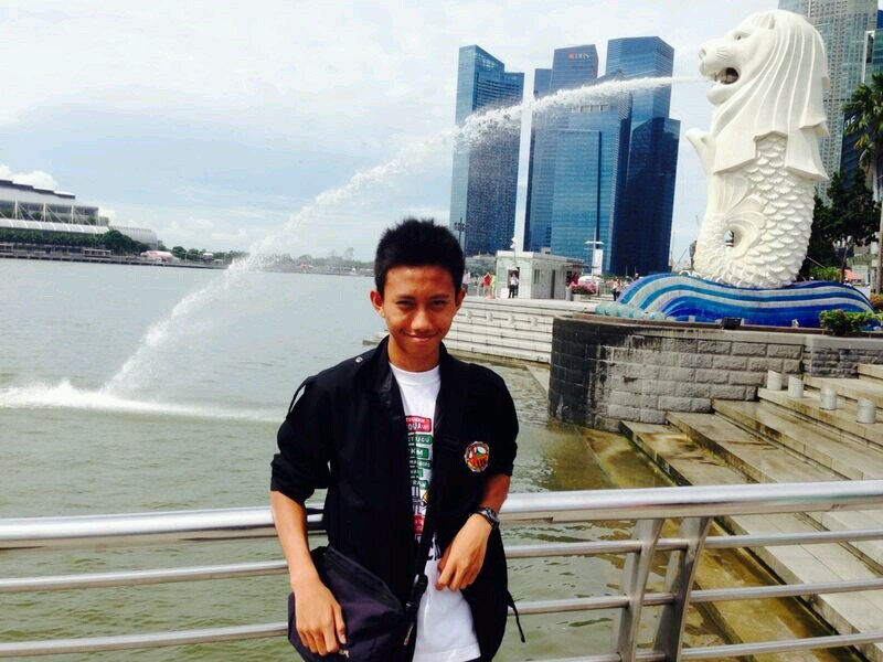 Follow: @naufalr_11. Ig: Naufalrheza.. Ask.fm: Naufalrheza.