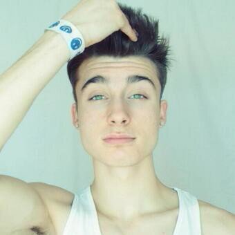 christain collins/ youtuber / new videos every thursday :D/ 1 slice of opg
