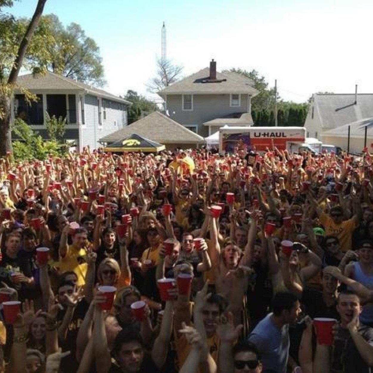 PartySchoolFess's profile picture. Think your school parties hard? Send in your top party confessions and let's figure out who the real party school is!!