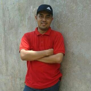 teacher and lecturer, a father with 2 daughter, like reading and working