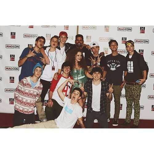 I just gave you a free follow! (: In return, go follow @holawhitesiders because its her birthday ♡    | DON'T FOLLOW BACK |