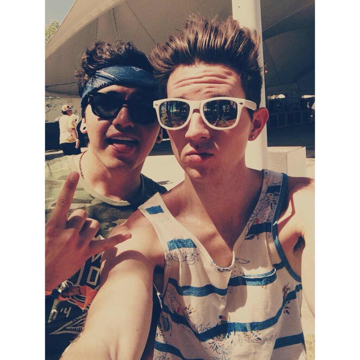 o2l_lovexx's profile picture. O2L Sam/6. stay beautiful. 



youtubers are my life ✌️