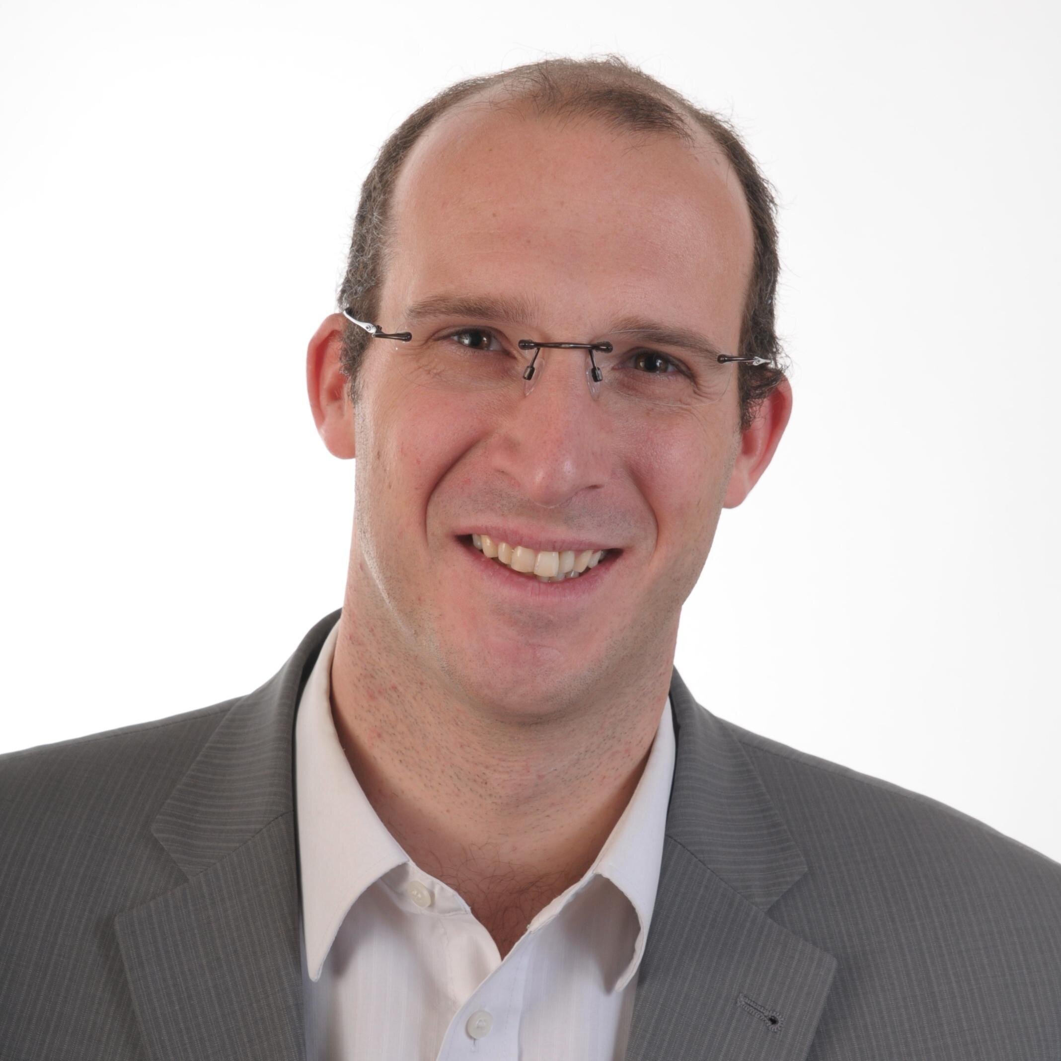 Senior Vice President Consulting - PAC France //
IT Services & Marketing strategies advisor