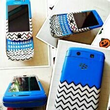 garskin kulit jeruk cuma 30rb.an!!! jamin gak bikin lengket di hp kalo dilepasss.. lem nya lembuuttttttt... reseller special price :*